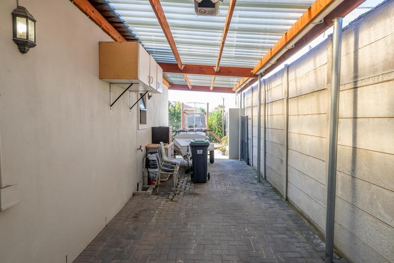 4 Bedroom Property for Sale in Viking Village Western Cape